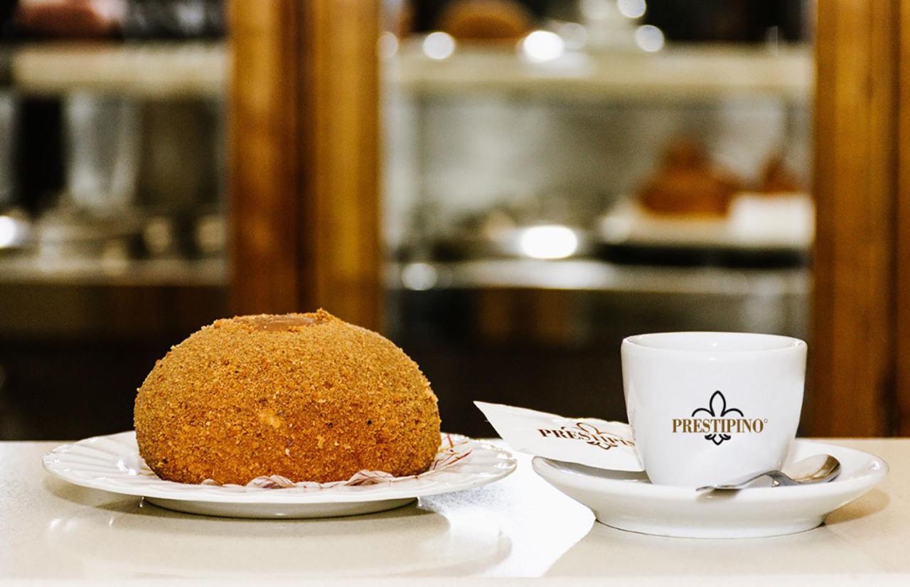 Zahara Couette-café Catane